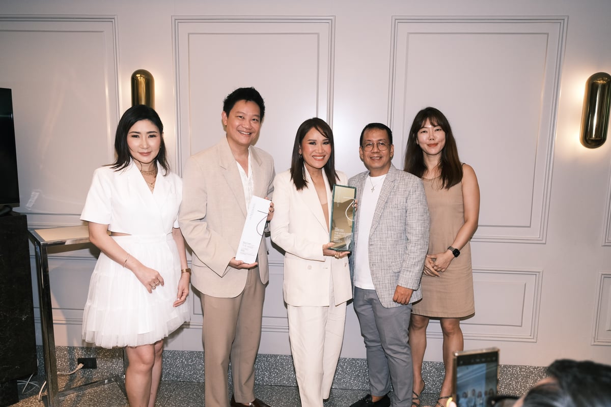 Nikki Tang of DMark Beauty, Dr Z Teo, Dr Aivee Teo, Junn Jalla and Eun Hyung Kim of Teoxane.